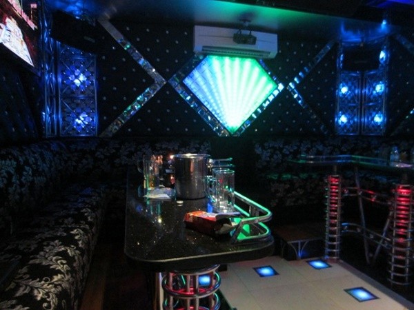 4 thanh niên vây đánh, đâm thủng bụng quân nhân tại quán karaoke ảnh 1