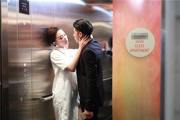 “Soái ca” Noo Phước Thịnh ân cần chăm sóc Tóc Tiên bị ốm ảnh 1