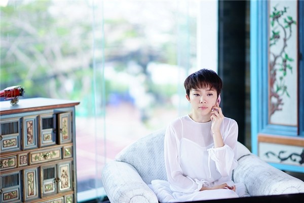 “Soái ca” Noo Phước Thịnh ân cần chăm sóc Tóc Tiên bị ốm ảnh 11