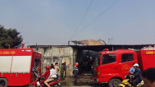 Hưng Yên: Cửa hàng đồ gia dụng bất ngờ bị 'bà hỏa' ghé thăm ảnh 1