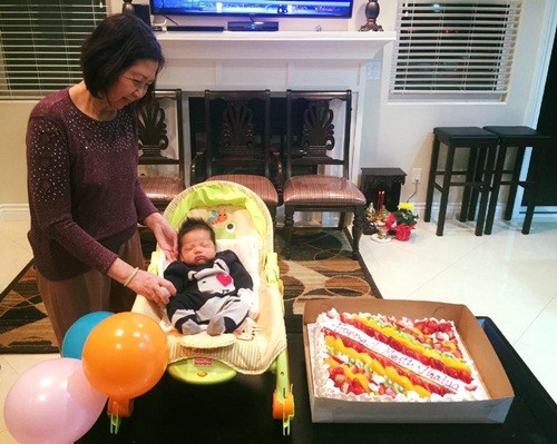 Chồng Ngọc Quyên và hành động 'gây bão' tại tiệc đầy tháng quý tử ảnh 3