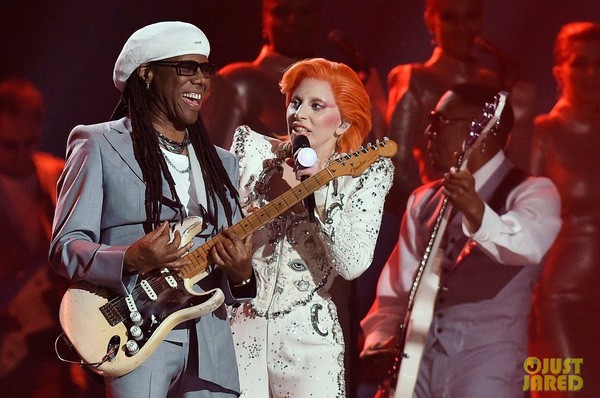 Taylor Swift tỏa sáng sau khi bị lăng mạ, Rihanna 'xù' BTC Grammy ảnh 7