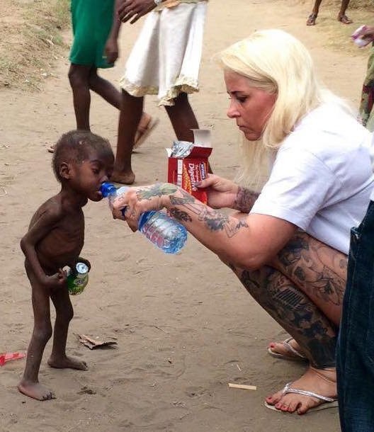 Đau lòng nhìn bé trai 2 tuổi suýt chết đói vì bị cho là phù thủy ảnh 1