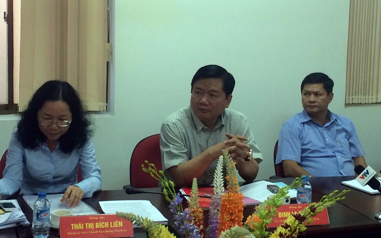 Bí thư Đinh La Thăng giản dị đến thăm dân ảnh 10