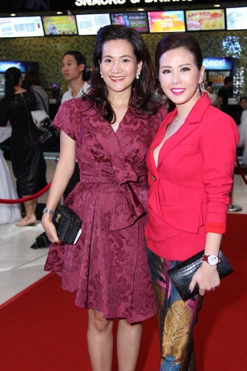 Bà xã Bình Minh vui vẻ đến dự 'đám cưới' của chồng và Diễm My 9X ảnh 4