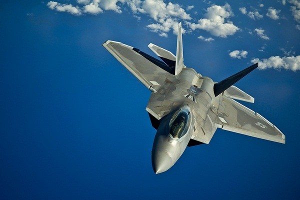 F-22 của Mỹ sẽ 'nuốt chửng' HQ-9 của Trung Quốc ở Hoàng Sa ảnh 2