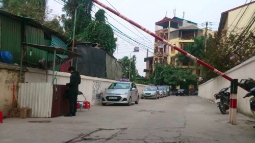 Chuyện lạ ở Hà Nội: Đi vào nhà mình bị... thu tiền ảnh 2