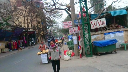 Chuyện lạ ở Hà Nội: Đi vào nhà mình bị... thu tiền ảnh 4