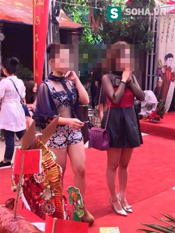 Các bạn trẻ hãy cất sự lố bịch ở nhà khi đi chùa! ảnh 2