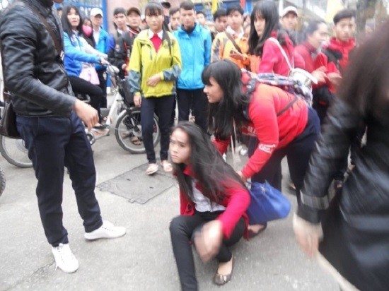 ‘Nữ sinh không đánh nhau sẽ không năng động (!?)’ ảnh 1