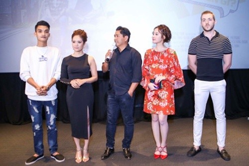 Angela Phương Trinh khiến Trường Giang, Đức Thịnh 'say nắng' ảnh 4