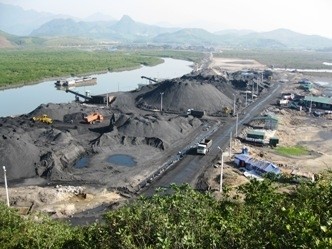 Hàng trăm giang hồ bảo vệ lễ tang của ông trùm than thổ phỉ ảnh 2