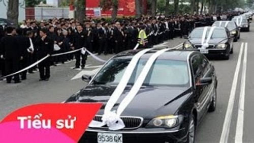 Hàng trăm giang hồ bảo vệ lễ tang của ông trùm than thổ phỉ ảnh 1