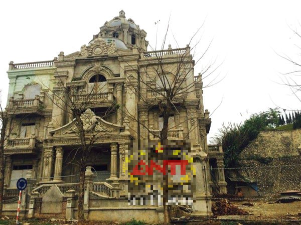 Cận cảnh biệt thự của đại gia 'nữ hoàng chuối' bỏ hoang bên sông ảnh 7