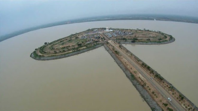 Vẻ đẹp kì diệu của những địa danh hình trái tim trên thế giới ảnh 1