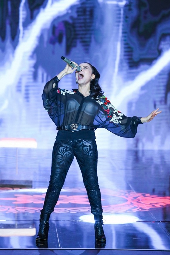 Thu Minh xin lỗi vì diện áo xuyên thấu lộ nội y ở Bài hát tôi yêu ảnh 3