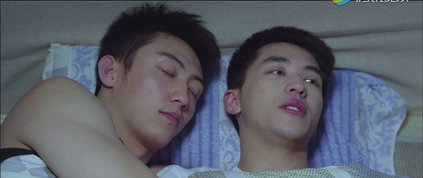 Loạt 'cảnh nóng' đồng tính nam khiến 'Thượng ẩn' bị 'khai tử' ảnh 4