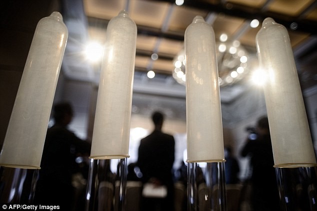 Thắng kiện… 1 tệ vì sở hữu bao cao su mỏng nhất thế giới ảnh 2