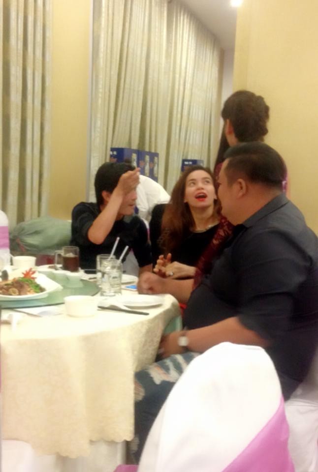 Hồ Ngọc Hà ăn uống, cười tươi giữa scandal 10 nhãn hàng tẩy chay ảnh 5