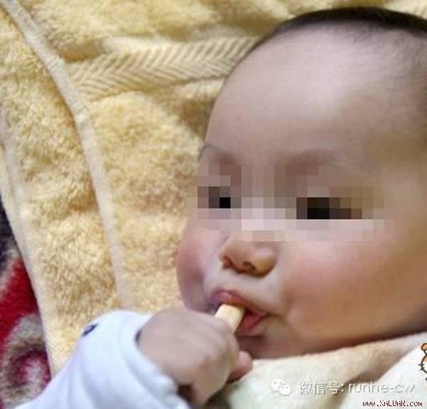 Bé 5 tháng suýt tử vong vì chiếc bánh dành cho trẻ mọc răng ảnh 1