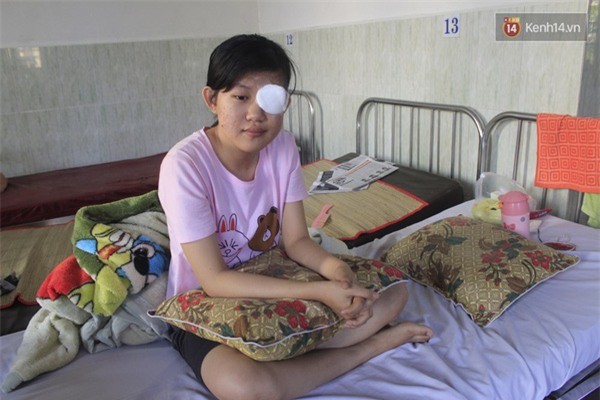 Nữ sinh mù mắt vĩnh viễn sau sự cố pháo hoa ở Quảng Ngãi ảnh 1