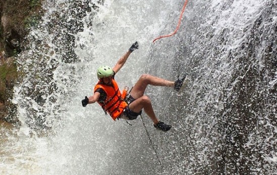 Chơi trò chơi mạo hiểm, 3 du khách tử vong tại thác Datanla ảnh 2