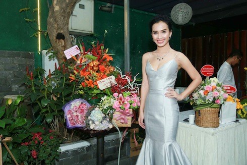 Ái Phương diện cây hàng hiệu tiền tỷ lộng lẫy ra mắt MV ca nhạc ảnh 1