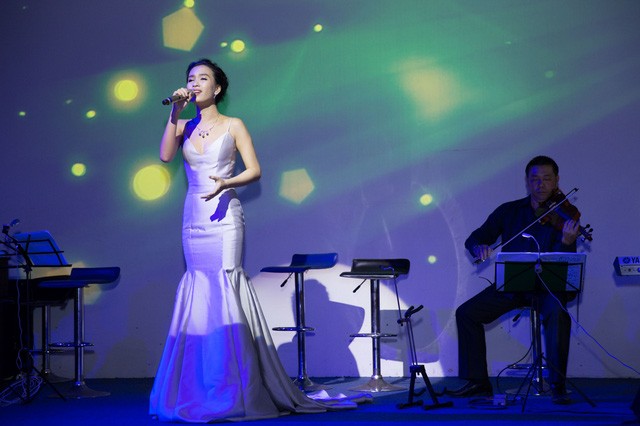 Ái Phương diện cây hàng hiệu tiền tỷ lộng lẫy ra mắt MV ca nhạc ảnh 2