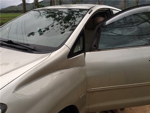 Va quẹt vào xe của Akira Phan đang đi lưu diễn, 1 người nhập viện ảnh 3