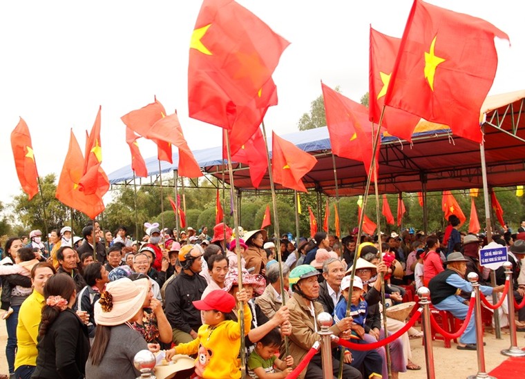 Giáo sư HQ quỳ gối xin lỗi hơn 1.000 người bị sát hại ở Bình Định ảnh 5