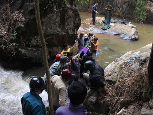 Có thể khởi tố vụ án 3 du khách Anh tử nạn ở Lâm Đồng ảnh 1