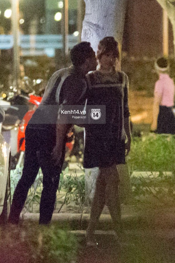 Trấn Thành và Hari Won hôn nhau say đắm giữa đêm ảnh 3