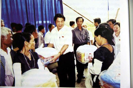 Hình ảnh cao gầy, phong độ của ông Bá Thanh thời trẻ ảnh 9