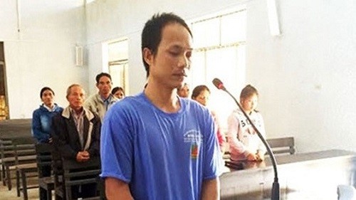 Lần dọn đồ tố cáo chuyện đồi bại của bố dượng với con gái vợ ảnh 1