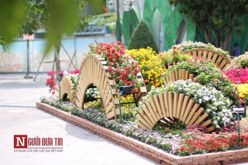 Đường hoa Nguyễn Huệ ngập tràn sắc xuân ngày khai hội ảnh 24