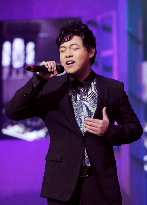 Quang Lê - ca sĩ tuổi Thân nổi tiếng showbiz Việt ảnh 1
