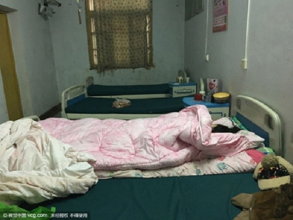 Vợ bị chồng bóp cổ đến chết ở bệnh viện sau khi vừa sảy thai ảnh 1