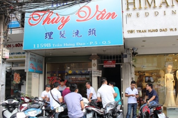 Phố hớt tóc có chân dài bán dâm 1 triệu đồng/lượt ở Sài Gòn ảnh 2