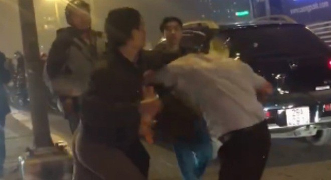  Thanh niên bỏ mạng vì xin lỗi sau va chạm giao thông ở Hà Nội ảnh 1