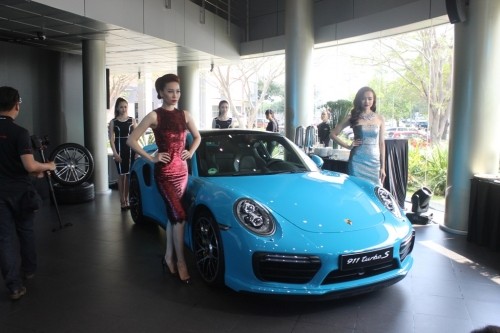 Mãn nhãn với loạt siêu xe Porsche 911 giá từ 6,7 tỷ đồng ảnh 2