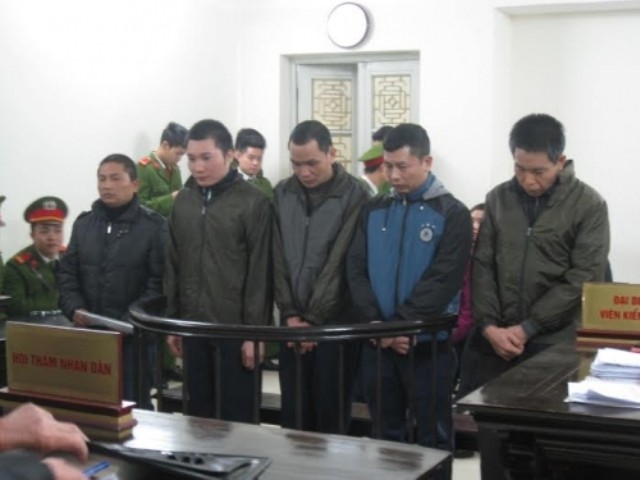 Tài xế xe buýt lĩnh án vì xiết nợ đồng nghiệp như xã hội đen ảnh 1