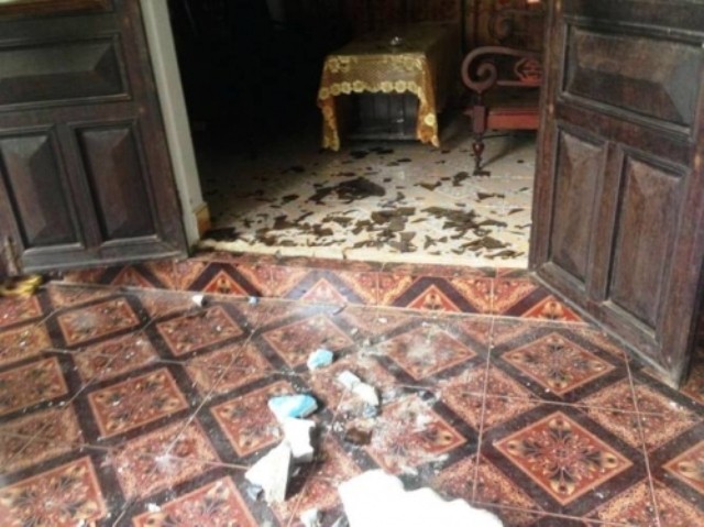 Không chịu nộp ‘phí lậu’, nửa đêm bị côn đồ đập phá nhà ảnh 2