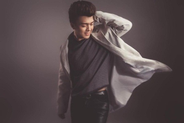 Khánh Hoàng 'tố' Tùng Dương đang hạ thấp nghệ sĩ trẻ hát Bolero ảnh 2