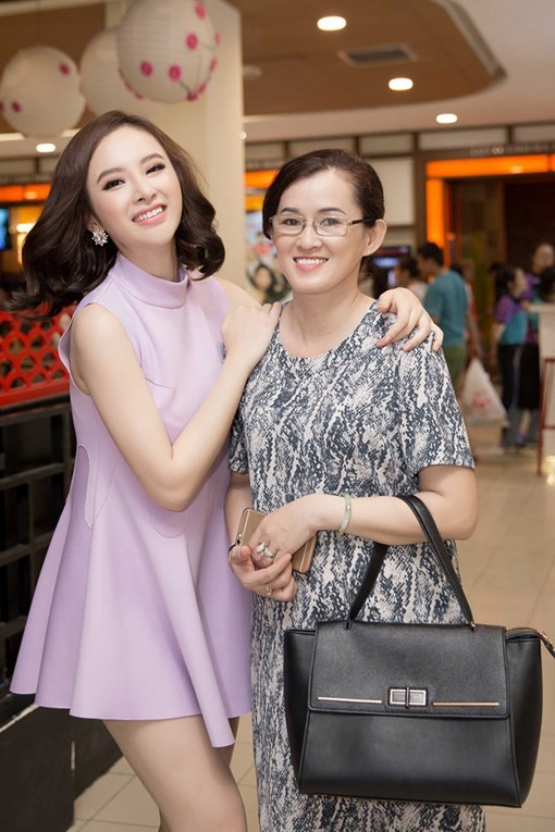Mẹ Angela Phương Trinh trải lòng chuyện con thoát mác 'gái hư' ảnh 2