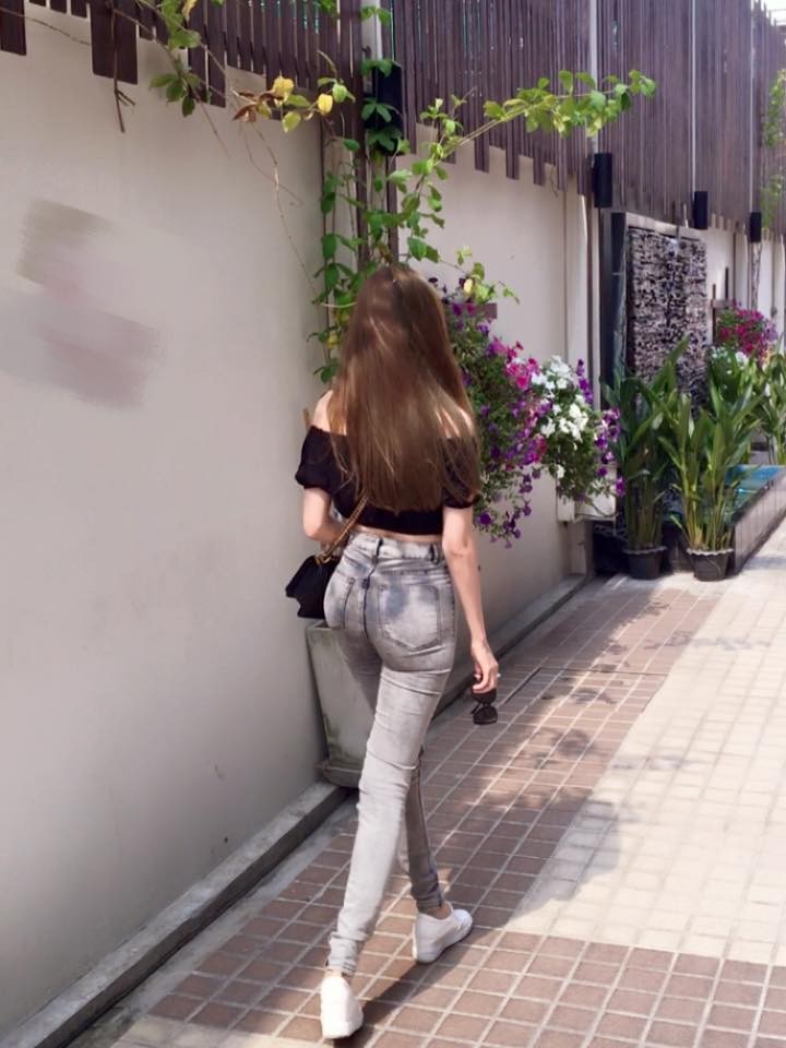 'Gái 2 con' Elly Trần diện áo crop top khoe 3 vòng bốc lửa ảnh 7