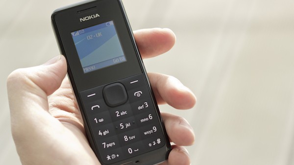Nokia 105 soán ngôi vương 'khủng bố' của 8210 ảnh 1