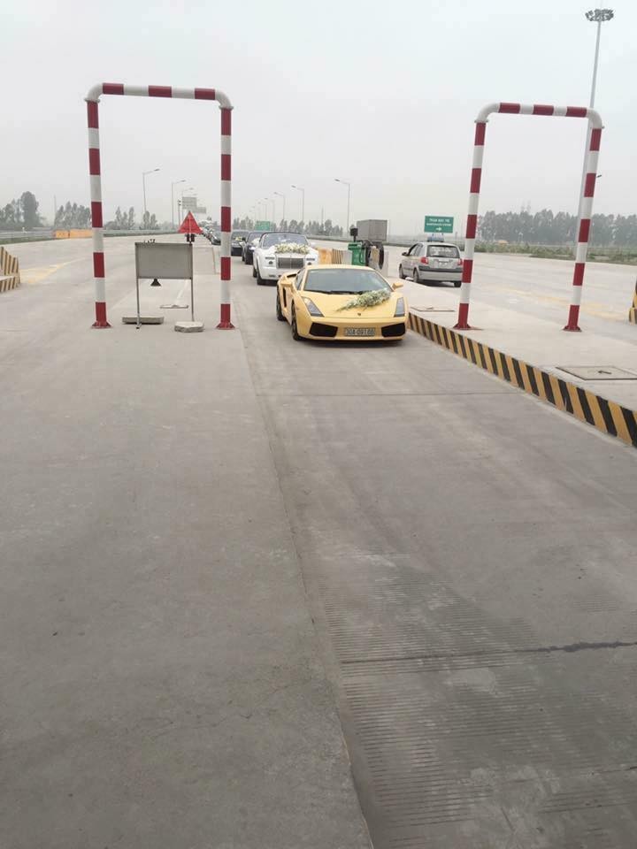 Choáng với dàn siêu xe trăm tỷ trong lễ rước dâu Á hậu Ngô Trà My ảnh 3