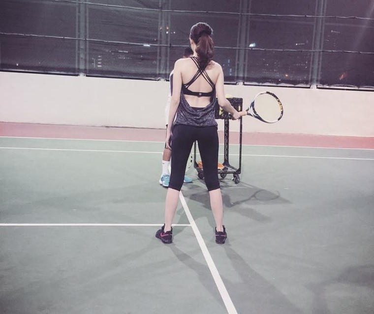 Ngọc Trinh liên tục khoe vai trần sexy trong 'giai đoạn nhạy cảm' ảnh 3