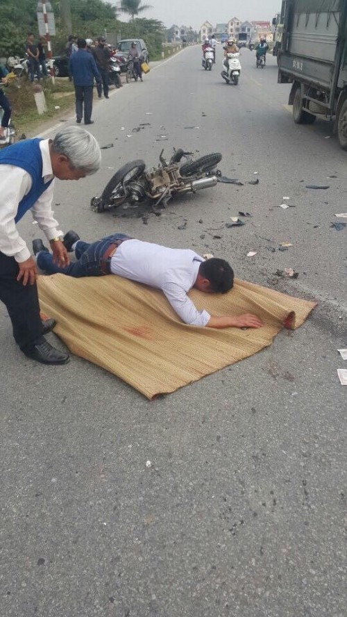 Nạn nhân thoi thóp thở sau 30 phút đắp chiếu, thắp nhang ảnh 1