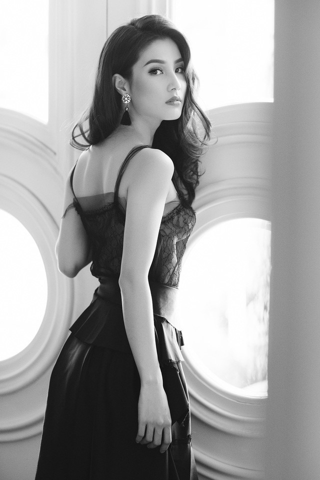 Diễm My 9X 'gây mê' người đối diện với đầm voan 'nóng bỏng mắt' ảnh 8